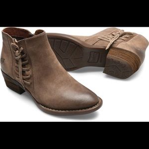 Born Bessie Ankle Boot size 8 NWT
